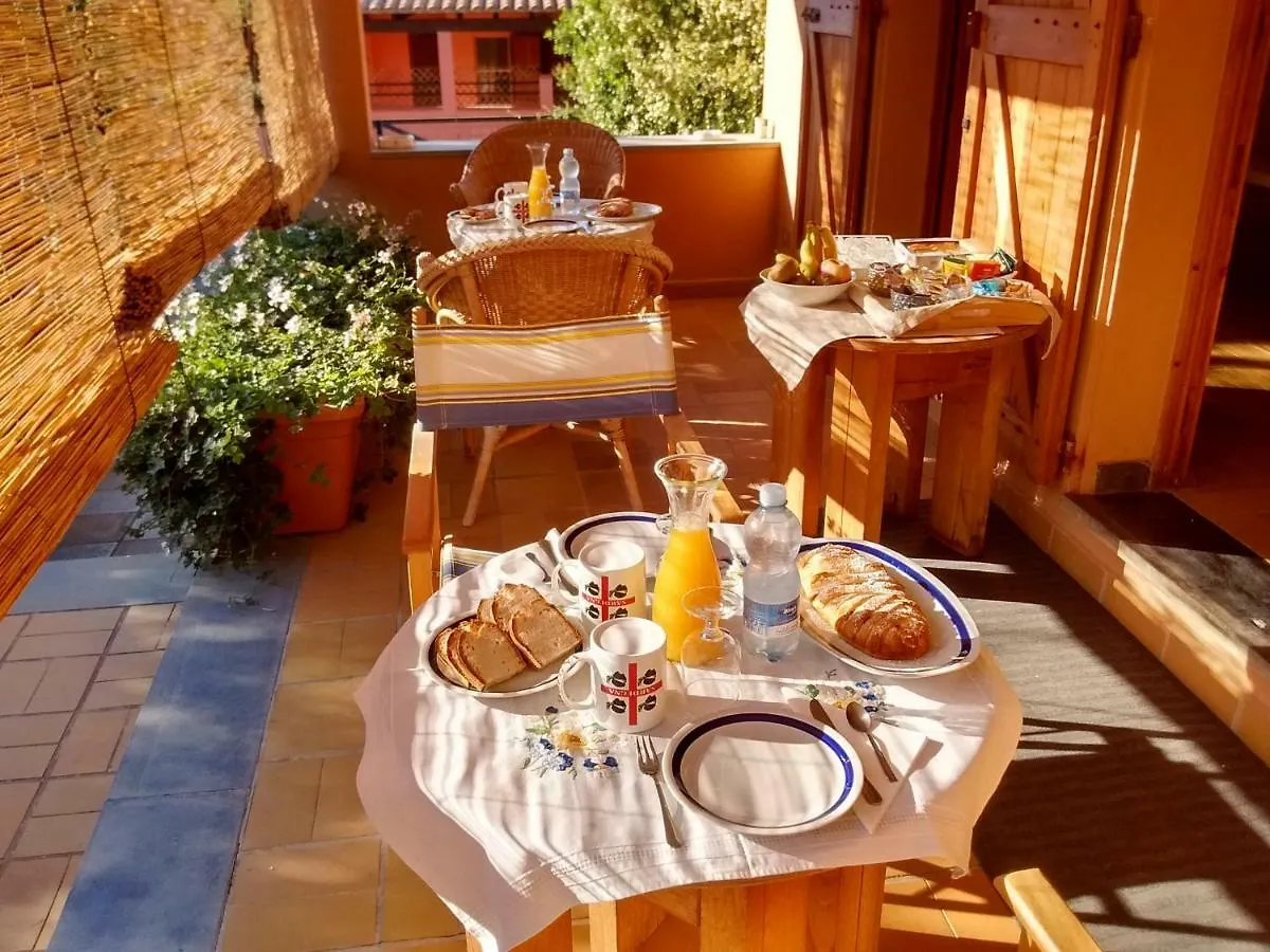 Bed & Breakfast Via Dei Gerani B&B Sìnnai