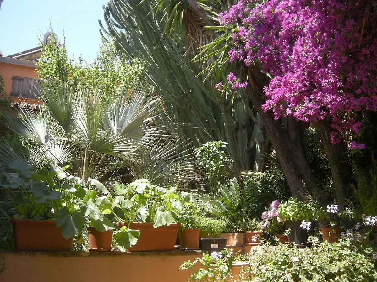 Via Dei Gerani B&B Sinnai Bed & Breakfast