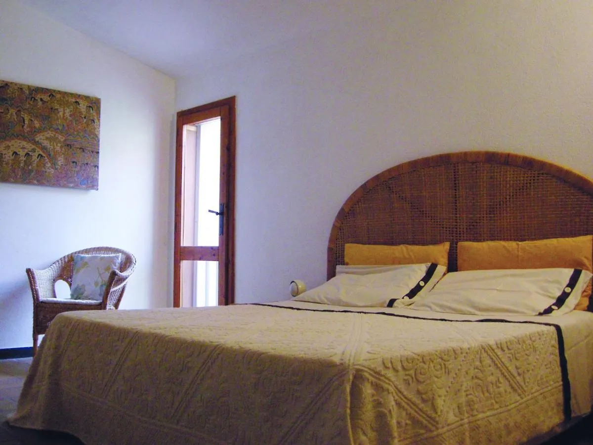 Via Dei Gerani B&B Sìnnai